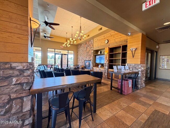 Building Photo - 5036 E Catalina Ct