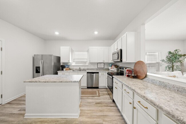 Building Photo - 39 Bluebeech St