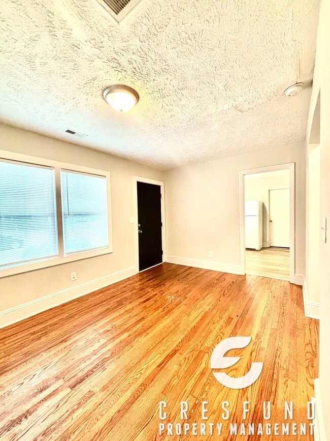 Building Photo - Adorable 2BR in Haymount! AVAILABLE NOW!