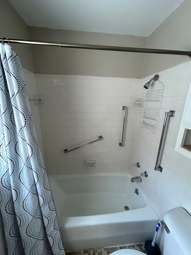 Building Photo - Great Studio Style Home!! Near Downtown!