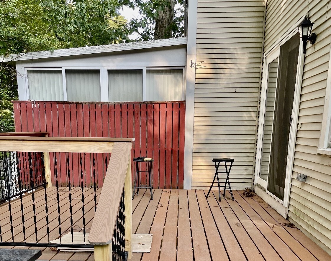 Building Photo - 16 Ledgecrest Dr