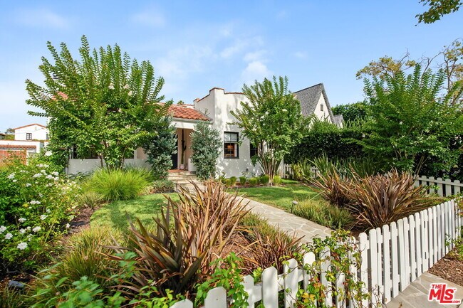 Building Photo - 348 N Citrus Ave