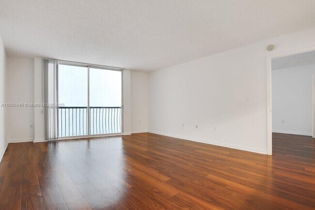 Building Photo - 1756 N Bayshore Dr