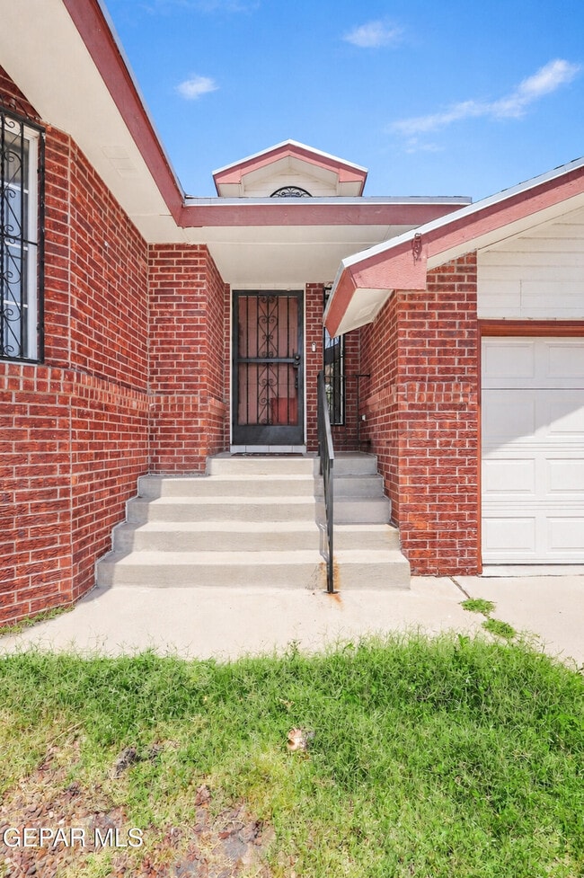 Building Photo - 4645 Loma De Plata Dr