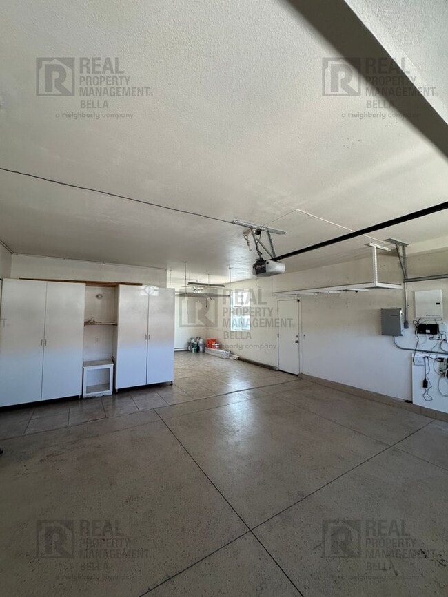 Building Photo - Murrieta Luxury Estate with Resort Pool, Designer Kitchen & Entertainer’s Backyard Retreat
