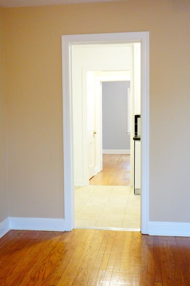 Building Photo - 8210 Greenwood Ave