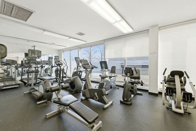 Building Photo - 4800 S Chicago Beach Dr