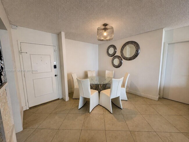 Building Photo - 2030 S Ocean Dr