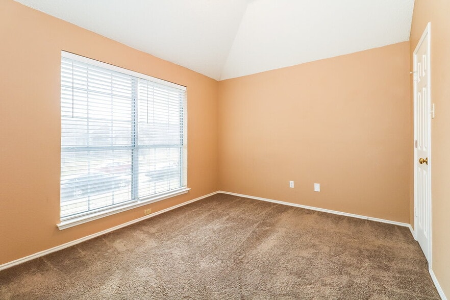 Building Photo - 713 Claire View Dr