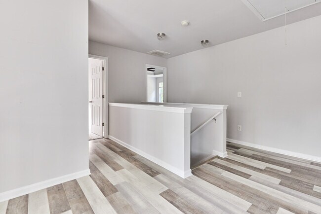 Building Photo - 4 bedroom house in Suwanee