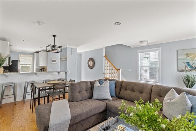 Building Photo - 42 E Bowery St