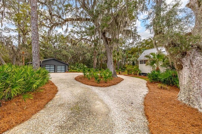 Building Photo - 6201 Frederica Rd