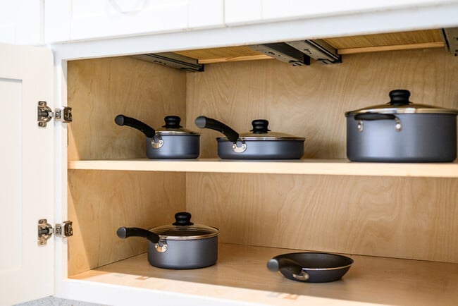 Building Photo - 734 Claraday St