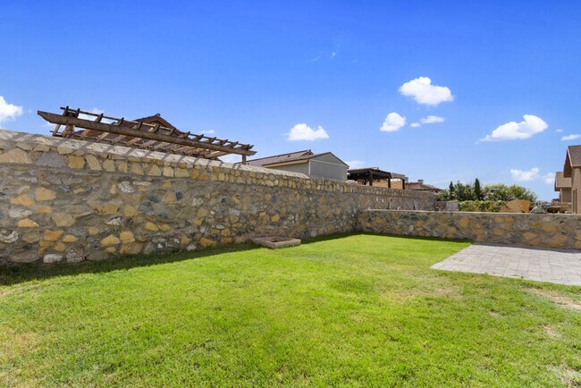 Building Photo - 14242 John Scagno