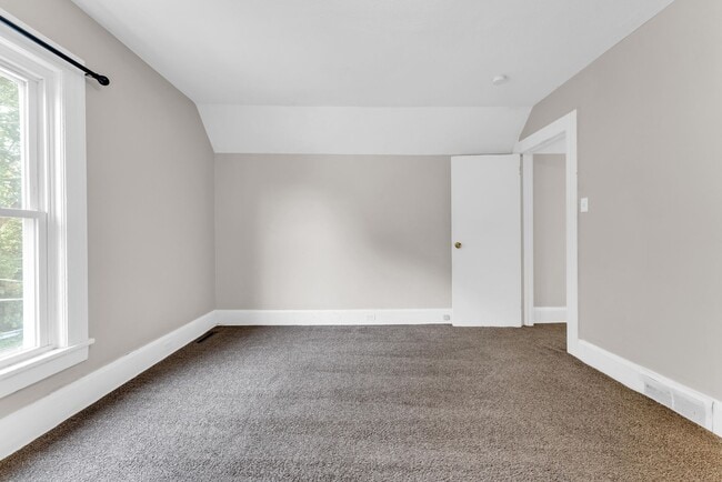Building Photo - Charming Home with Updates and Covered Por...