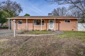 Building Photo - Home for Rent Near Willow Lake!