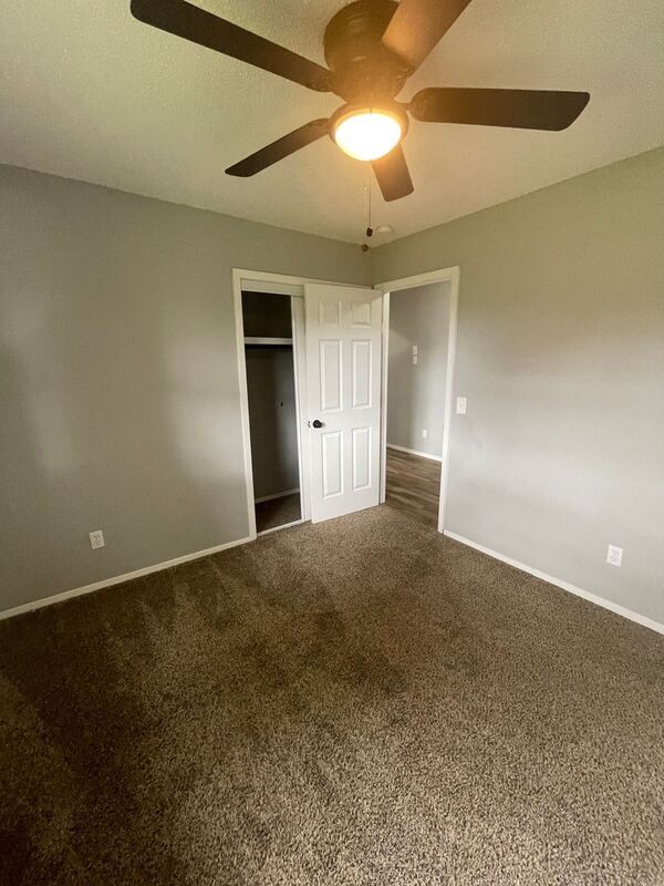 Building Photo - 2556 W Cardinal St