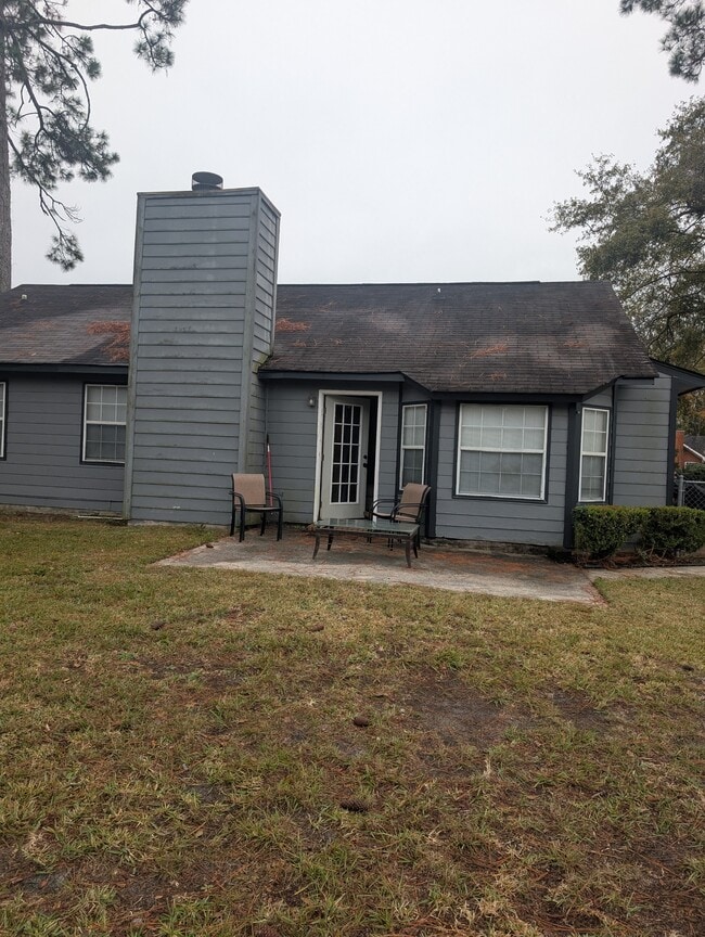 Building Photo - 627 Trevor St