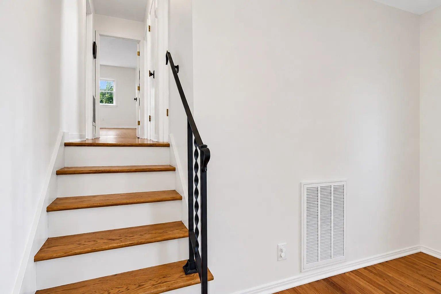 Building Photo - 517 Adamwood Dr