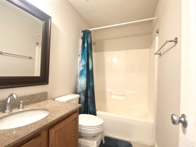 Building Photo - 6425 Sarasota St