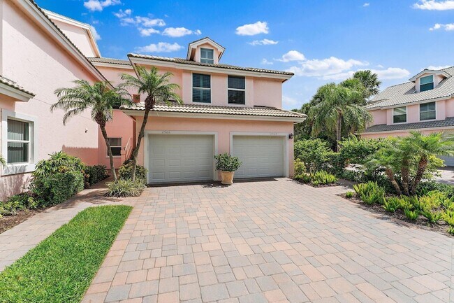 Building Photo - 2905 Fairway Dr N