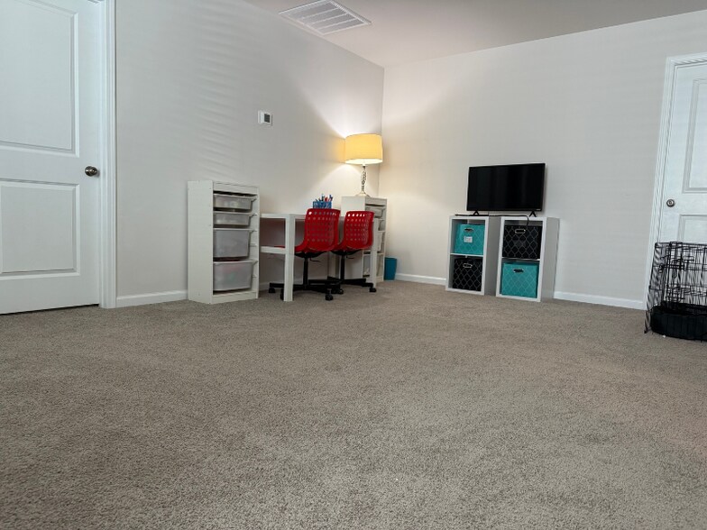 Building Photo - 120 Coppersmith Dr