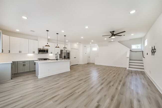 Building Photo - 8321 Springwood Cyn Ln