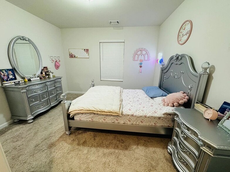 Building Photo - 126 Evonshire Blvd