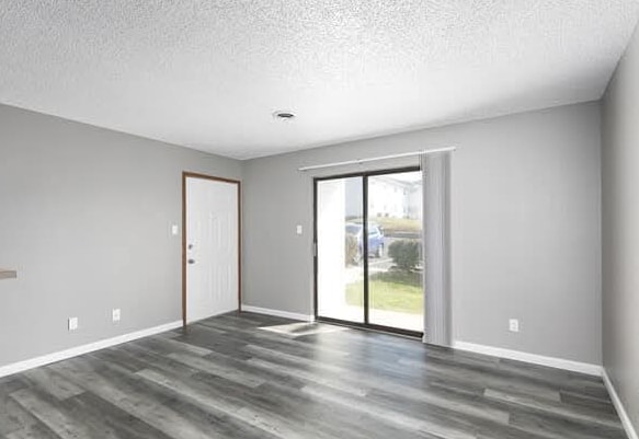 Building Photo - 303 Cedarview Ct