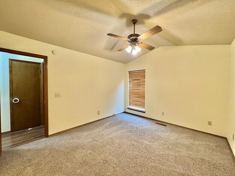 Building Photo - 1416 SW 96th St