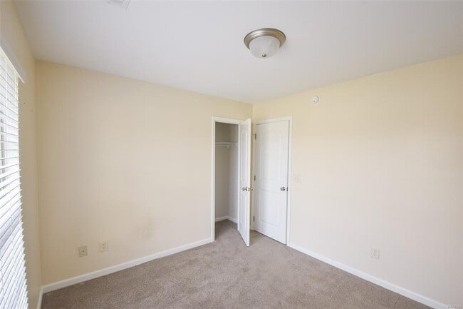 Building Photo - 161 Hideaway Ln