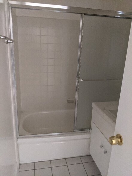 Building Photo - 6650 Beck Ave