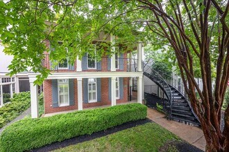 Building Photo - 1060 Island Dr