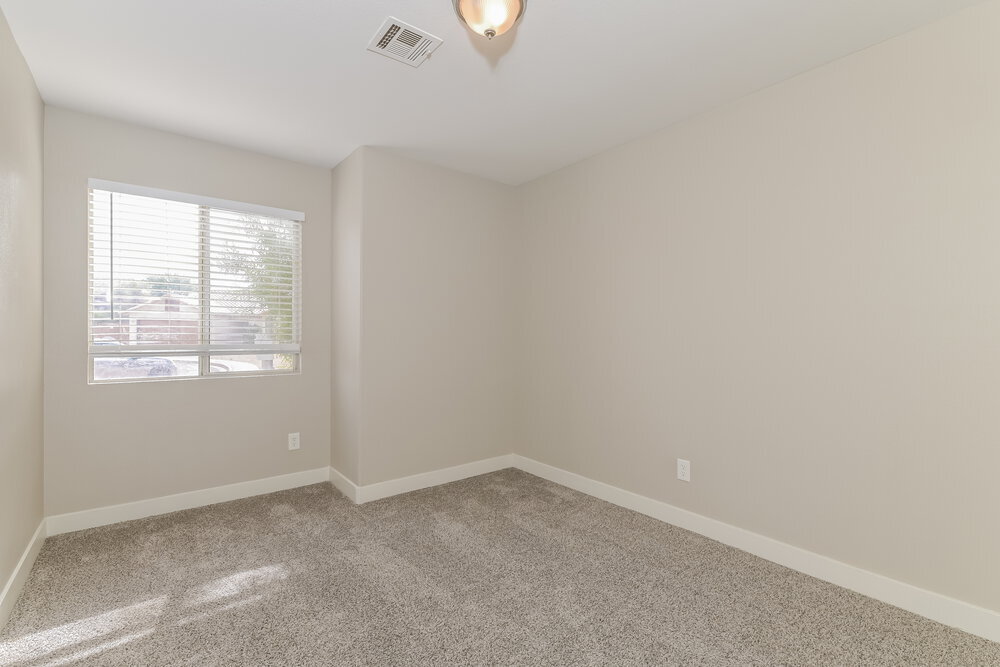 Building Photo - 390 Lombardy Cir