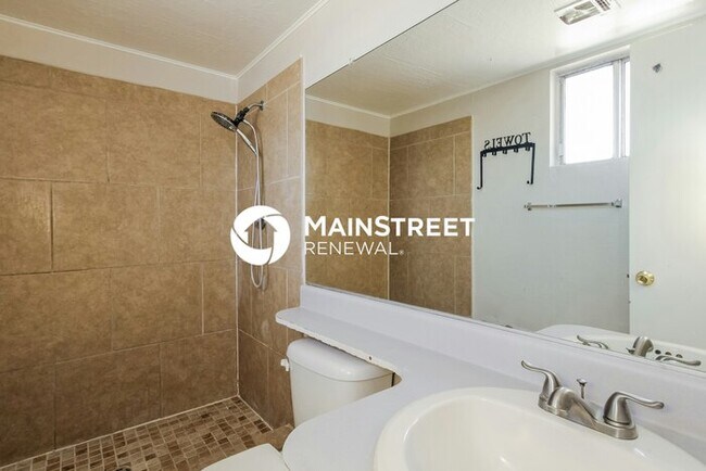 Building Photo - 3 Bedroom Pet-Friendly Home in Phoenix, AZ...