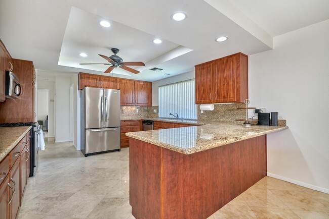 Building Photo - 39810 Bedford Dr