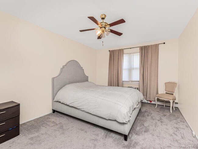 Building Photo - 380 N Broadway