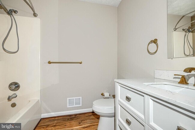 Building Photo - 43 Oak Crest Ct