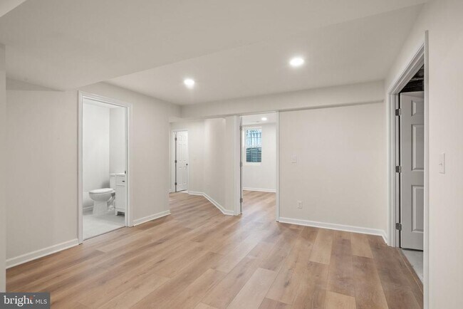 Building Photo - 13647 S Springs Dr