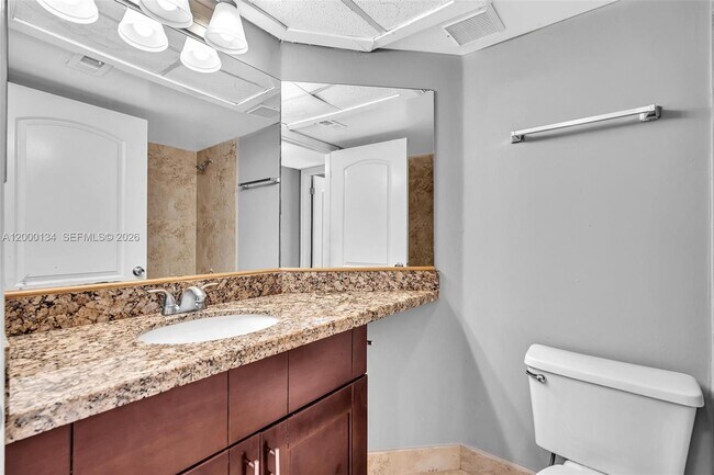 Building Photo - 2881 N Oakland Forest Dr