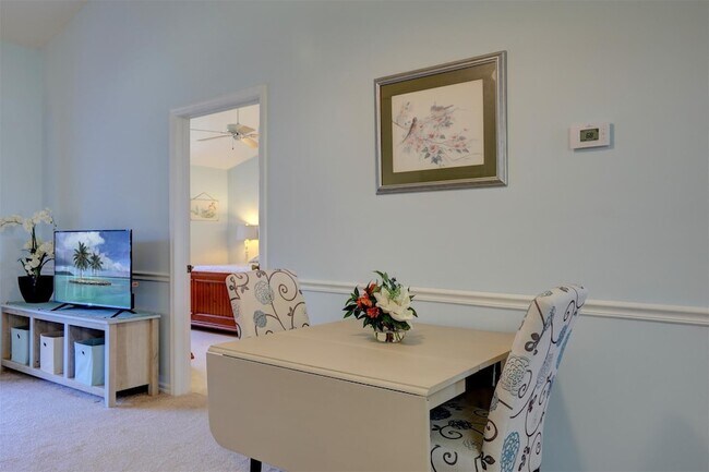 Building Photo - 9635 Riverside Dr