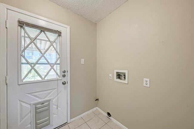 Building Photo - 12408 Deer Falls Dr