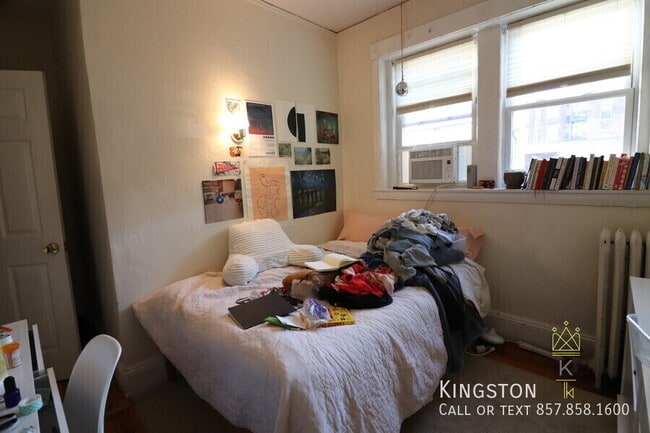 Building Photo - 62 Egmont St