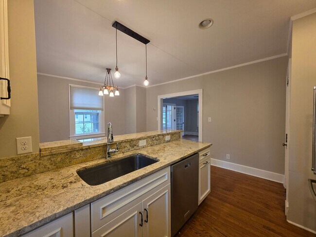 Building Photo - 2703 Staff Ln