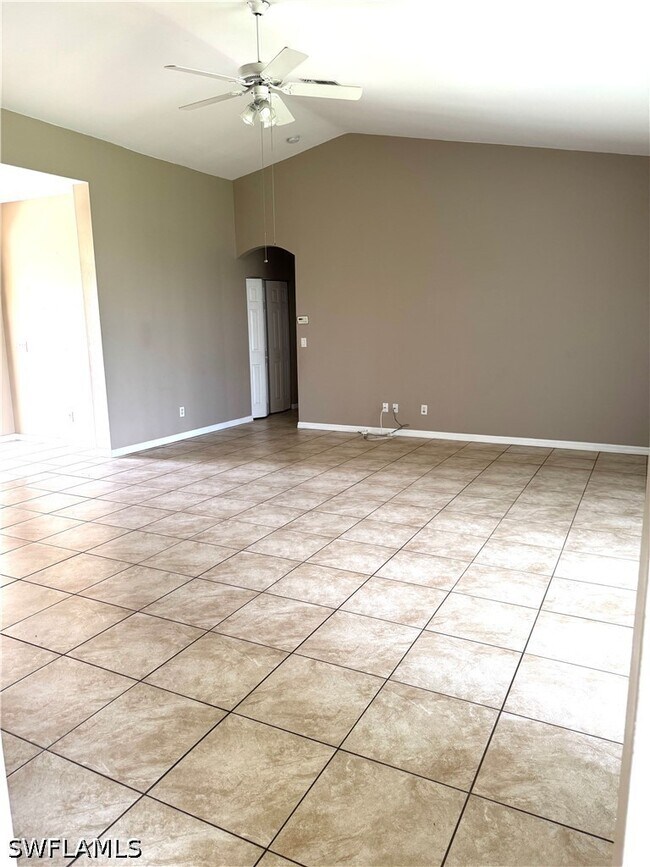 Building Photo - 286 Justene Cir