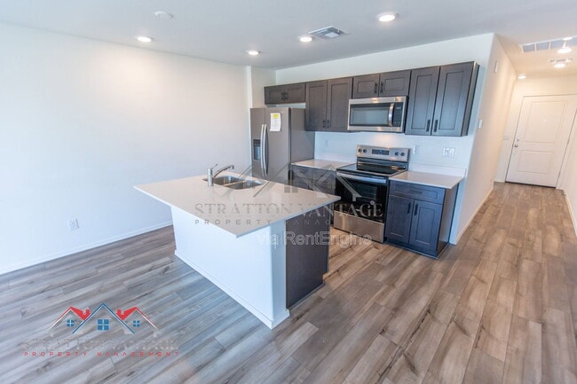 Building Photo - 1474 W Inca Dr