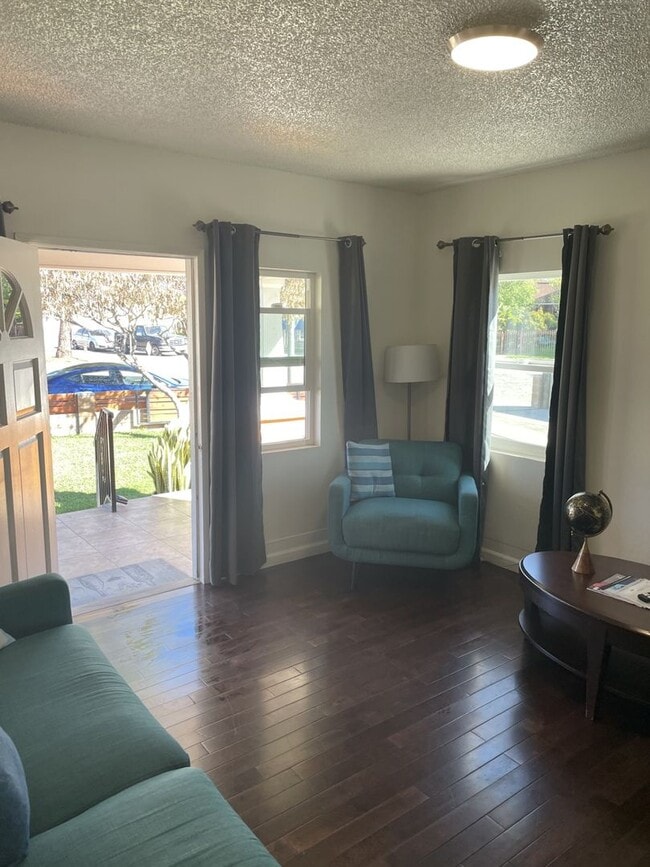 Building Photo - Wonderful Newly Remodeled 2 Bedroom House in Prime Alhambra Location