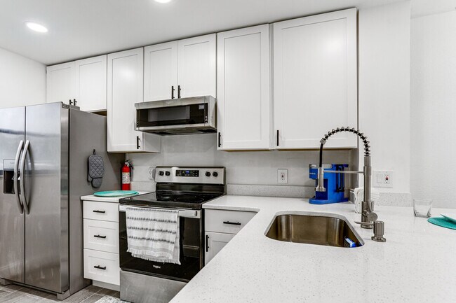 Building Photo - 4225 N Hwy A1A