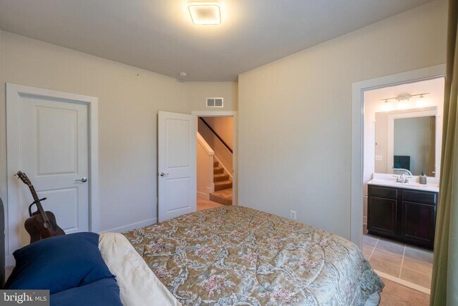 Building Photo - 515 Shorthorn Way