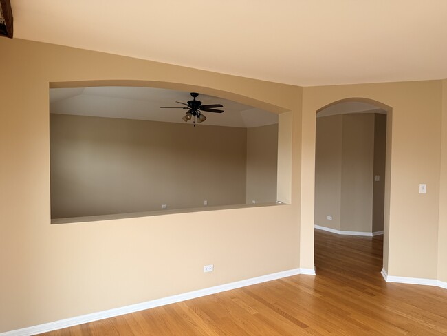 Building Photo - 1873 Crenshaw Cir